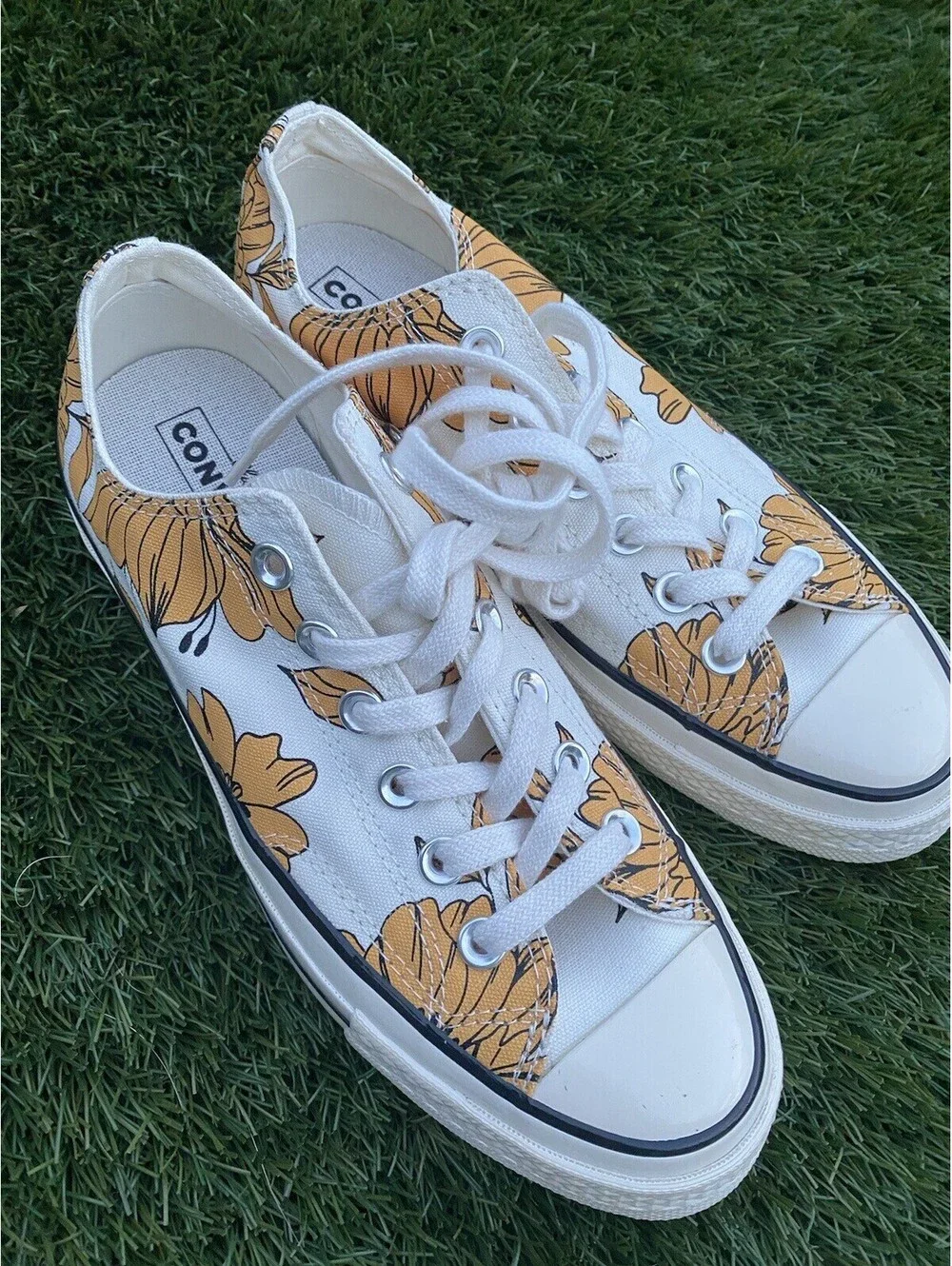 Converse Vintage Floral Chuck 70 Low Top Women's Shoes Size 7,5 Style 568375C